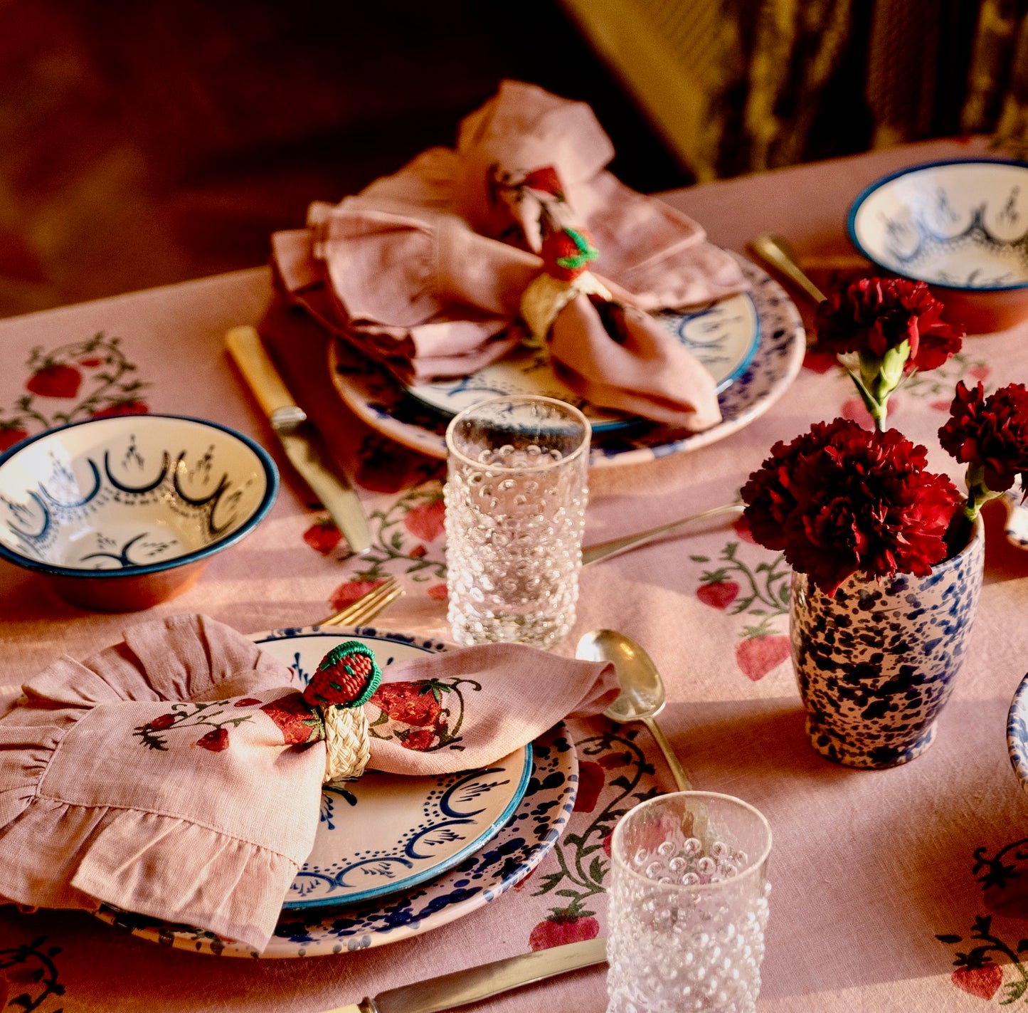 Strawberry napkin - pink - set of 4